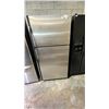 Image 1 : KENMORE STAINLESS STEEL 33"W TOP FREEZER REFRIGERATOR