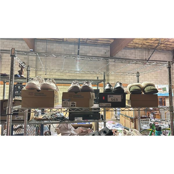 4 PAIRS OF WOMENS SHOES - SIZE 7
