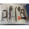 Image 2 : LARGE C CLAMP, PIPE WRENCHES, PRY BAR AND MORE