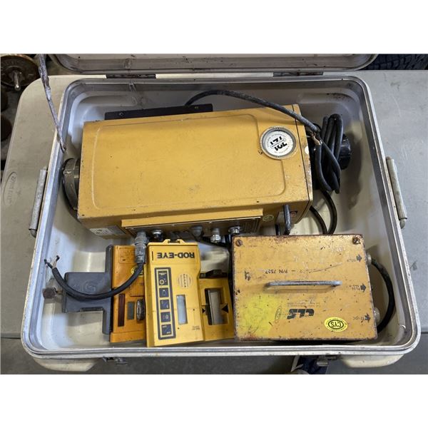 ACCUSWEEP 721 LASER LEVEL WITH ATTACHMENTS AND CASE
