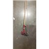 Image 2 : BRANCH CUTTER, 8' LONG