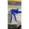 Image 4 : NEW CASE OF 6 NEWBORN CAULKING GUNS