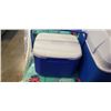 Image 2 : 2 COOLER AND A SLEEPING BAG