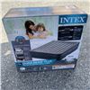 Image 1 : INTEX DURA BEAM PLUS DELUXE PILLOW REST RAISED AIR BED 16.5 TALL INFLATED