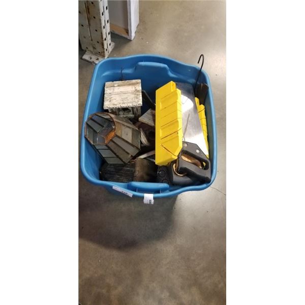 TOTE OF ASSORTED GARDEN ITEMS, KNEELER ETC