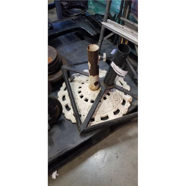2 UMBRELLA STANDS
