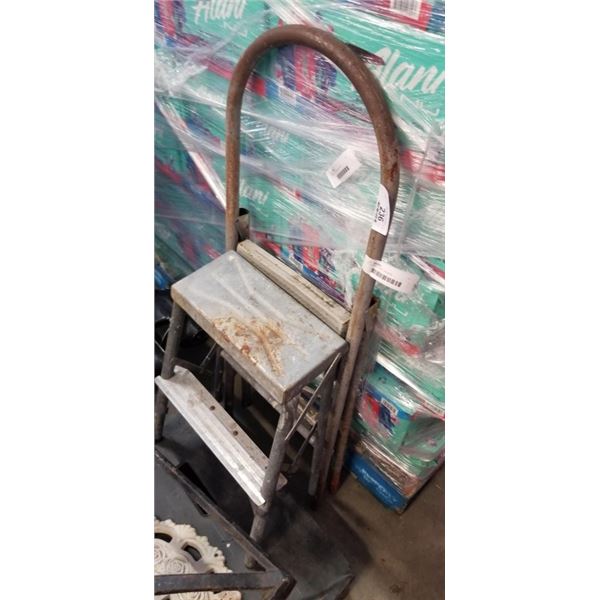2 FOLDING STEP LADDERS