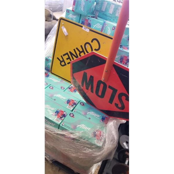 2 STREET SIGNS