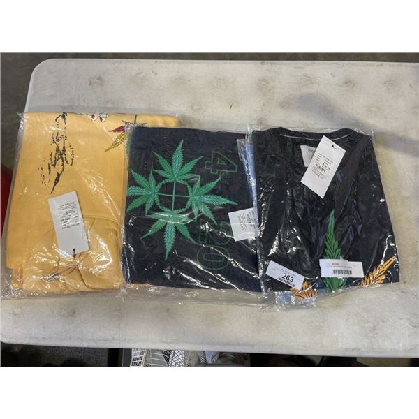 2 NEW HOODIES AND 2 NEW T-SHIRTS, SMALL AND MEDIUMS