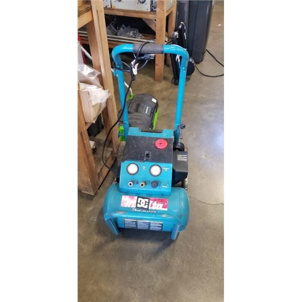 MAKITA COMPRESSOR