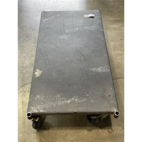 FLAT METAL CART ON CASTERS