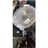Image 2 : 2 FANS, FLOOR FAN AND TABLE FAN