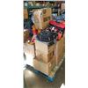 Image 1 : PALLET OF ASSORTED STORAGE LOCKER AND ESTATE ITEMS