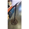 Image 2 : PATIO UMBRELLA WITH STAND