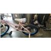 Image 2 : MONSTER HIGH 16-IN TIRE YOUTH BIKE WITH TRAINING WHEELS