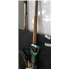 Image 3 : LARGE LOT OF ASSORTED GARDEN TOOLS