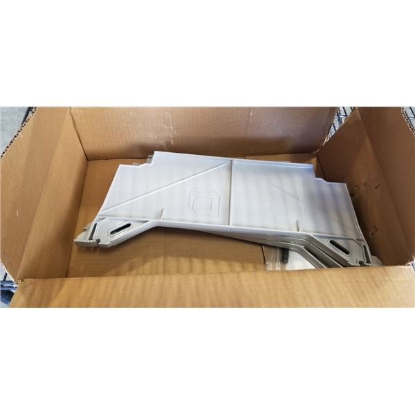 DECKED DIVIDERS