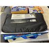 Image 3 : 2 NEW BEACH BLANKETS WITH EXERCISE BANDS AND JUMP AROUND SET