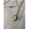 Image 2 : VINTAGE GOLD TONE W/ GENUINE SHELL CAMEO PENDANT CHAIN NECKLACE