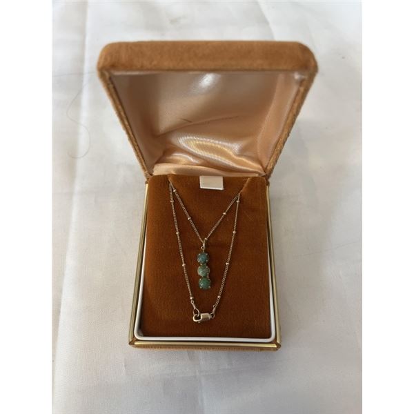 GOLD W/ 3 GREEN JADE STONES PENDANT NECKLACE, CLASP MARKED GF