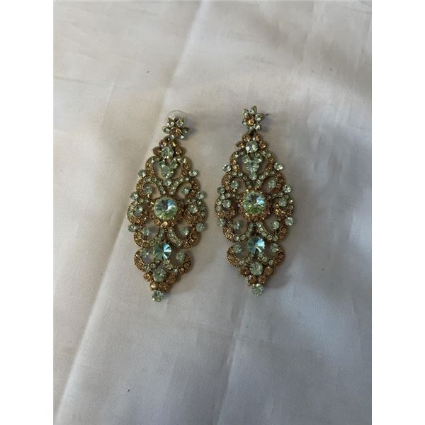 PAIR OF EAST ASIAN LAVALIERE EARRINGS