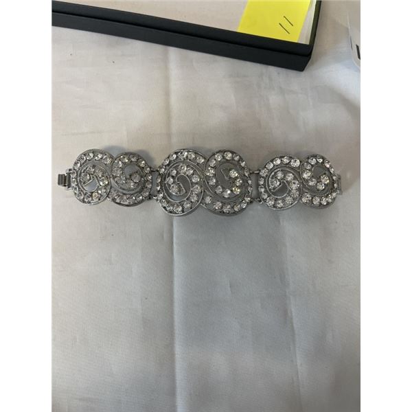 RHODIUM PLATED W/ CLEAR CRYSTAL RHINESTONES BRACELET