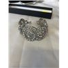 Image 2 : RHODIUM PLATED W/ CLEAR CRYSTAL RHINESTONES BRACELET