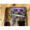 Image 2 : TRAY OF SUNGLASSES