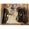 Image 3 : TRAY OF SUNGLASSES