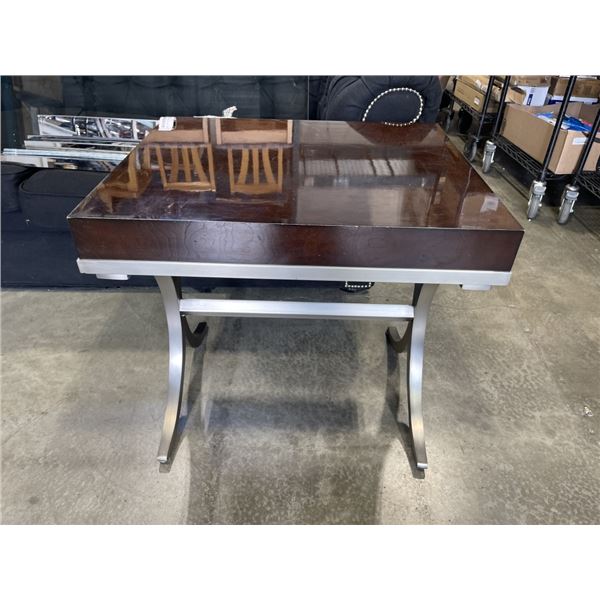 MODERN LAMP TABLE WIT HEAVY METAL BASE AND PULL OUT TRAY