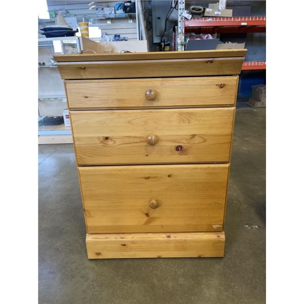 PINE 3 DRAWER DRESSER