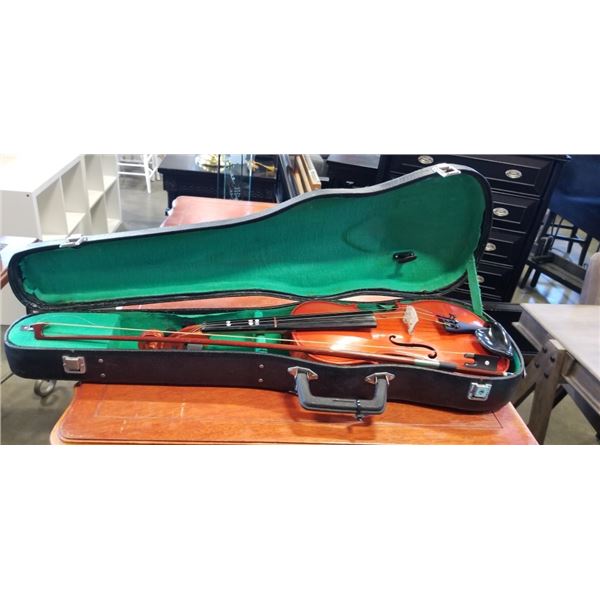 VIOLIN IN HARD CASE