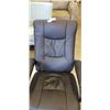 Image 4 : BLACK 2PC RECLINER WITH FOOT STOOL
