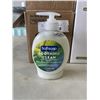 Image 3 : CASE OF SOFTSOAP HAND SOAP, ALOE VERA SCENT AND ROTATING THREE TIER SHELF