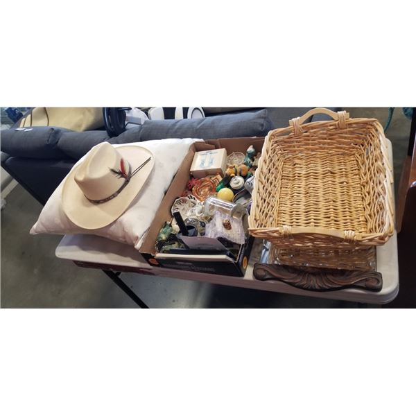 TWO TRAYS OF FIGURINES AND DECOR ITEMS ETC.