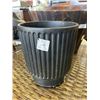 Image 2 : LARGE WOOD PLANTER AND PORCELAIN PLANTER