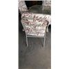 Image 4 : PATIO SET WITH GLASSTOP TABLE, UNBRELLA AND FOUR CHAIRS