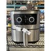 Image 1 : INSIGNIA 4.8L AIR FRYER - TESTED WORKING, RETAIL $169