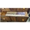Image 2 : VINTAGE 4 DRAWER DRESSER WITH BAKELITE HANDLES