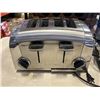 Image 3 : CUISINART 4 SLICE TOASTER AND BRAVETTI SLOW COOKER