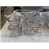 Image 3 : FIRE KING MEASURING CUPS AND PYREX BAKING DISHES