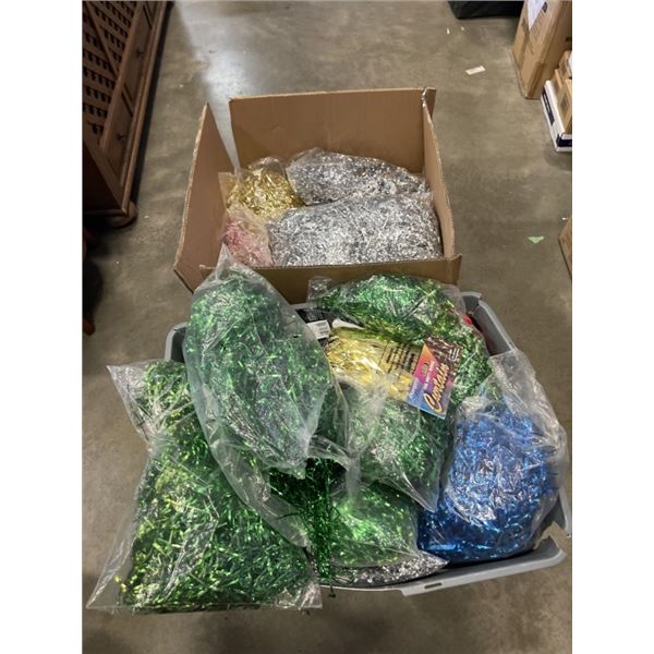 BOX AND TOTE OF FAUX PACKING GRASS