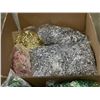 Image 3 : BOX AND TOTE OF FAUX PACKING GRASS