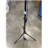 Image 3 : ADJUSTABLE LED LIGHT ON TRIPOD