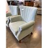 Image 2 : 2 STUDDED ACCENT CHAIRS