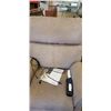 Image 3 : PRIDE ELECTRIC LIFT CHAIR WITH REMOTE AND MANUAL, TESTED WORKING