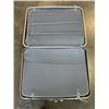 Image 2 : VINTAGE SAMSONITE SUITCASE