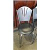 Image 3 : 2 METAL BARSTOOLS WITH BLACK LEATHER SEAT