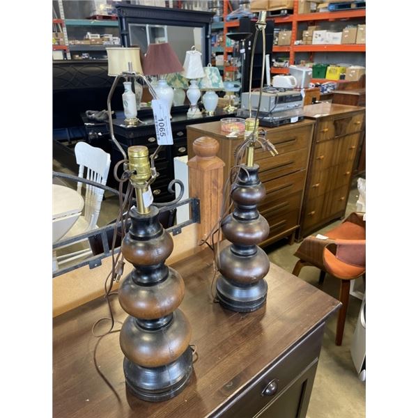 2 VINTAGE TABLE LAMPS, NO SHADES