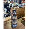 Image 3 : 2 VINTAGE TABLE LAMPS, NO SHADES